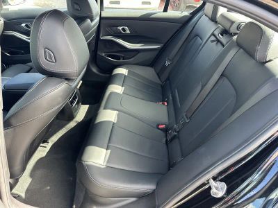 2025 BMW 3 Series — photo 18 view
