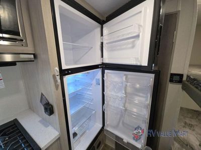 2026 Coachmen RV Catalina Summit Series 7 — photo 19 view