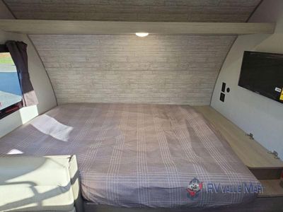2026 Coachmen RV Catalina Summit Series 7 — photo 14 view