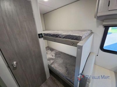 2026 Coachmen RV Catalina Summit Series 7 — photo 15 view