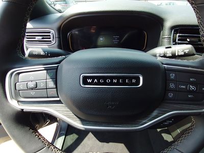 2024 Jeep Wagoneer - Photo 12