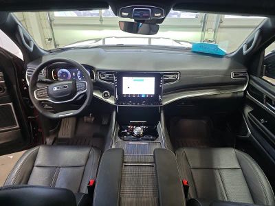 2024 Jeep Wagoneer — photo 12 view