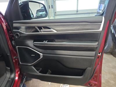 2024 Jeep Wagoneer — photo 21 view