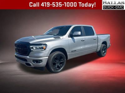 2020 RAM 1500 Big Horn Crew Cab 4x4 5'7" Box in Silver — front three-quarter view