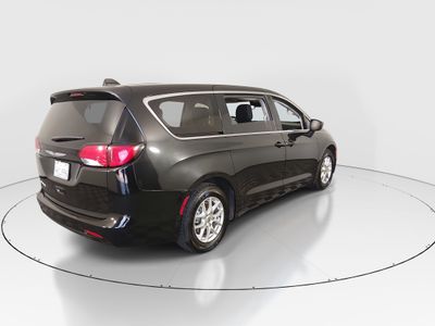 2023 Chrysler Voyager - Photo 7