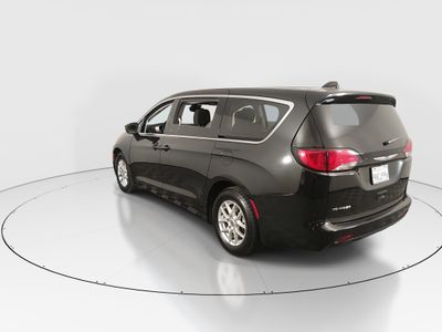 2023 Chrysler Voyager - Photo 5