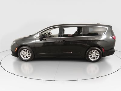 2023 Chrysler Voyager - Photo 4