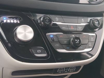 2023 Chrysler Voyager - Photo 19