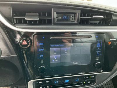 2017 Toyota Corolla — photo 11 view