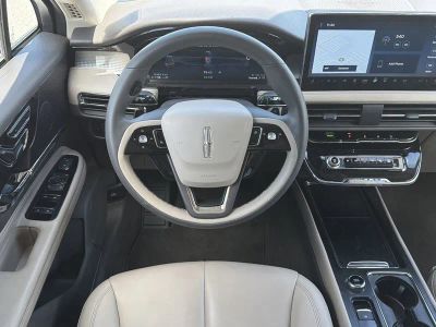 2024 Lincoln Corsair — photo 15 view
