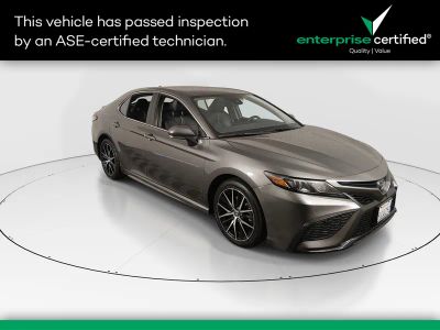 2024 Toyota Camry SE Auto — front three-quarter view
