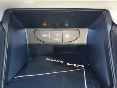 2025 Kia Sorento — photo 18 view