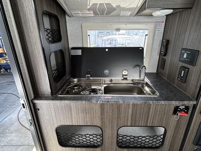 2026 Northern Lite 610 Half-Ton — photo 8 view