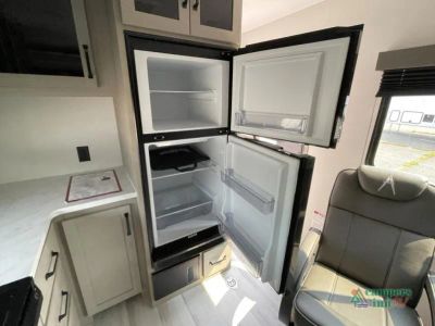 2027 Grand Design Momentum MAV — photo 19 view