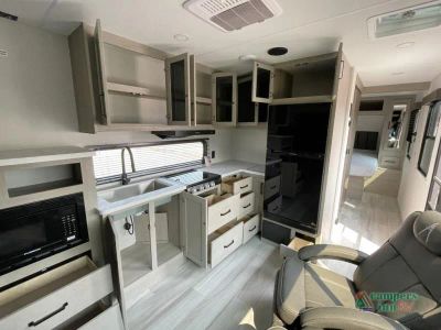 2027 Grand Design Momentum MAV — photo 22 view