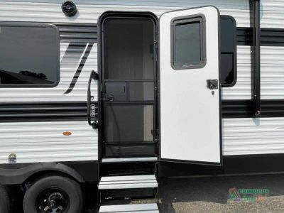 2027 Grand Design Momentum MAV — photo 9 view