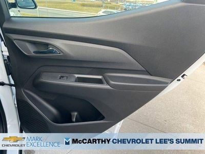 2027 Chevrolet Bolt - Photo 32