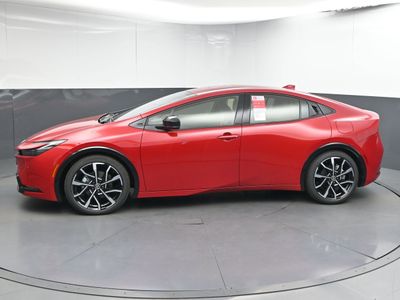 2025 Toyota Prius Plug-in Hybrid XSE Hatchback — photo 7 view