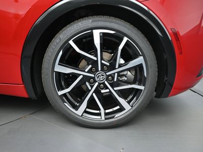 2025 Toyota Prius Plug-in Hybrid XSE Hatchback — photo 15 view