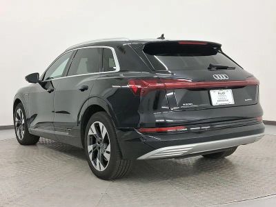 2022 Audi e-tron SUV - Photo 3