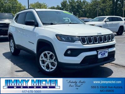 2024 Jeep Compass Latitude in Bright White Clearcoat — front three-quarter view
