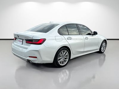 2023 BMW 3 Series - Photo 3