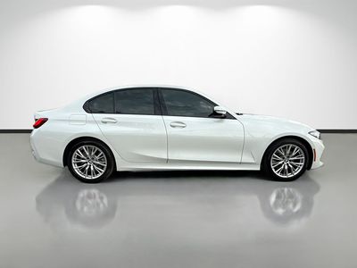 2023 BMW 3 Series - Photo 2