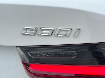 2023 BMW 3 Series - Photo 11
