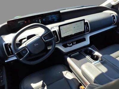2025 Ford Expedition — detail view