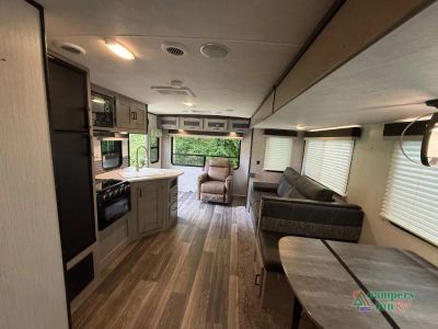 2021 Fleetwood RV Mallard — photo 8 view