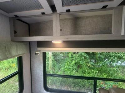 2021 Fleetwood RV Mallard — photo 21 view
