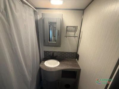 2021 Fleetwood RV Mallard — photo 32 view