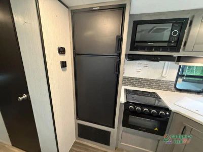 2021 Fleetwood RV Mallard — photo 9 view