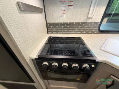 2021 Fleetwood RV Mallard — photo 11 view