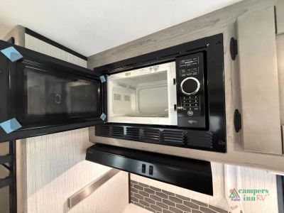2021 Fleetwood RV Mallard — photo 14 view
