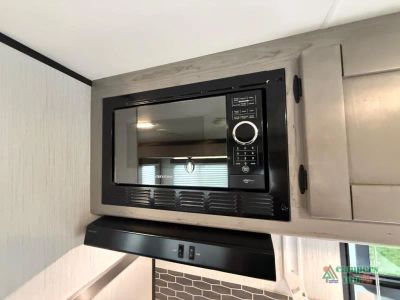 2021 Fleetwood RV Mallard — photo 13 view