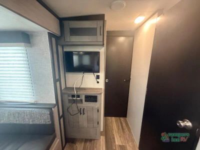 2021 Fleetwood RV Mallard — photo 23 view