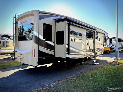 2017 Jayco Pinnacle - Photo 2