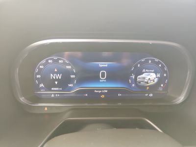 2024 Chevrolet Suburban — photo 14 view