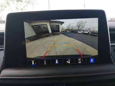 2024 Chevrolet Suburban — photo 16 view