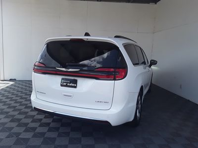 2023 Chrysler Pacifica - Photo 3