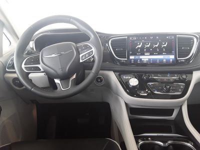2023 Chrysler Pacifica - Photo 9