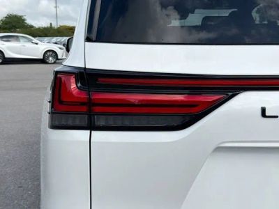 2026 Lexus LX — photo 10 view