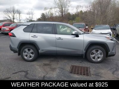 2025 Toyota RAV4 Hybrid XLE - Photo 3