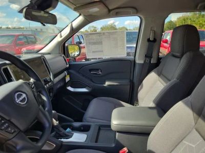 2026 Nissan Frontier — photo 8 view