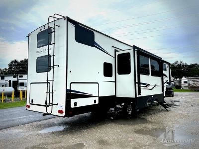 2023 Keystone Montana High Country — rear three-quarter view