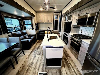 2023 Keystone Montana High Country — interior view