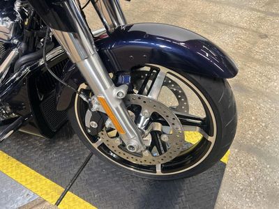 2025 Harley-Davidson FLHX - Street Glide — photo 11 view