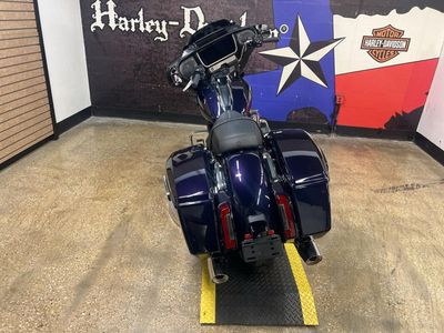 2025 Harley-Davidson FLHX - Street Glide — interior view