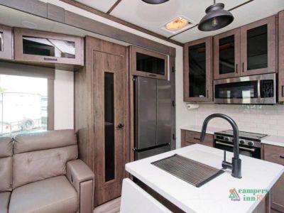 2022 Alliance RV Valor — photo 16 view